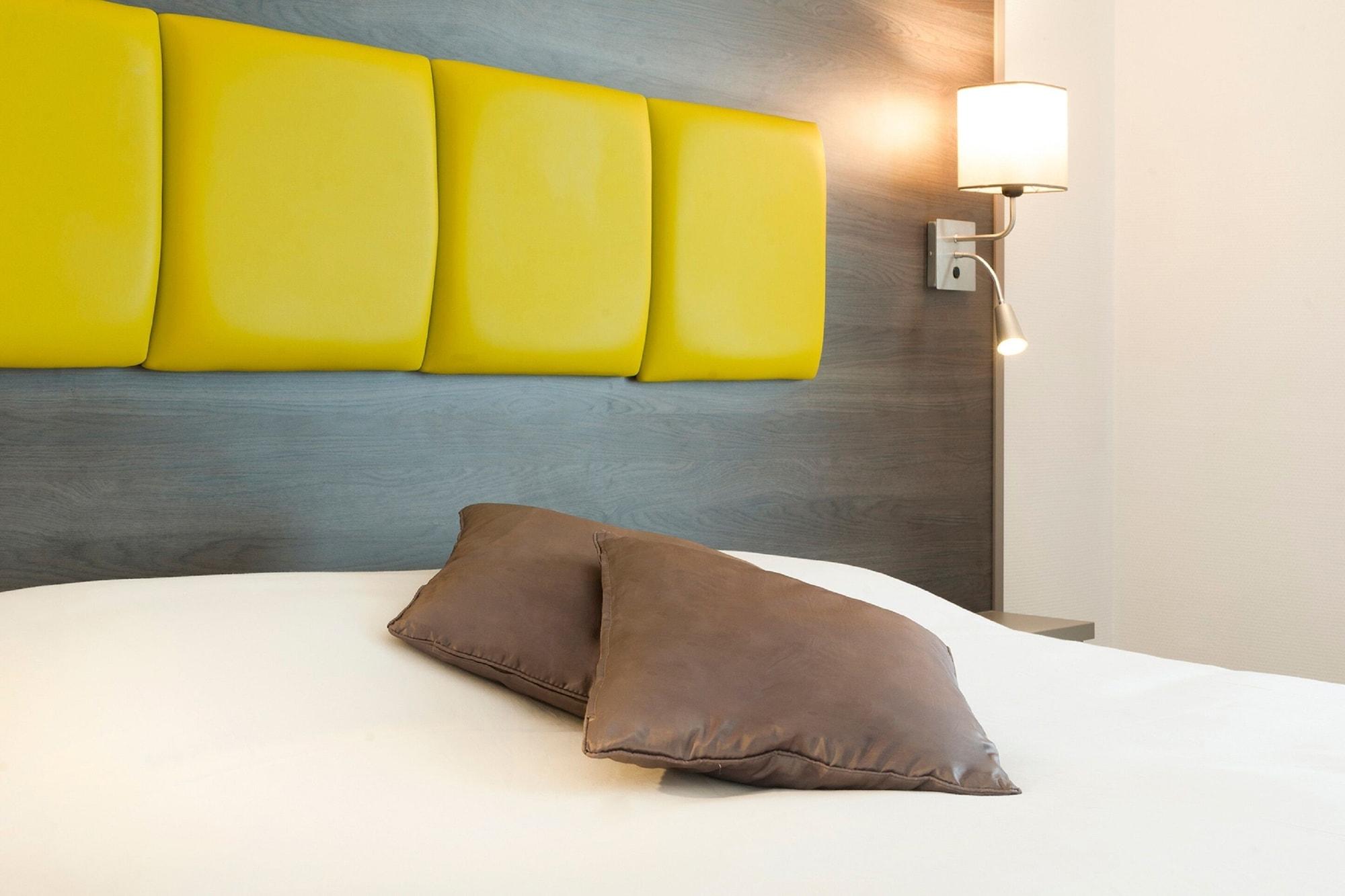 The Originals City, Hotel Le Cheval Rouge, Tours Ouest Вілландрі Екстер'єр фото