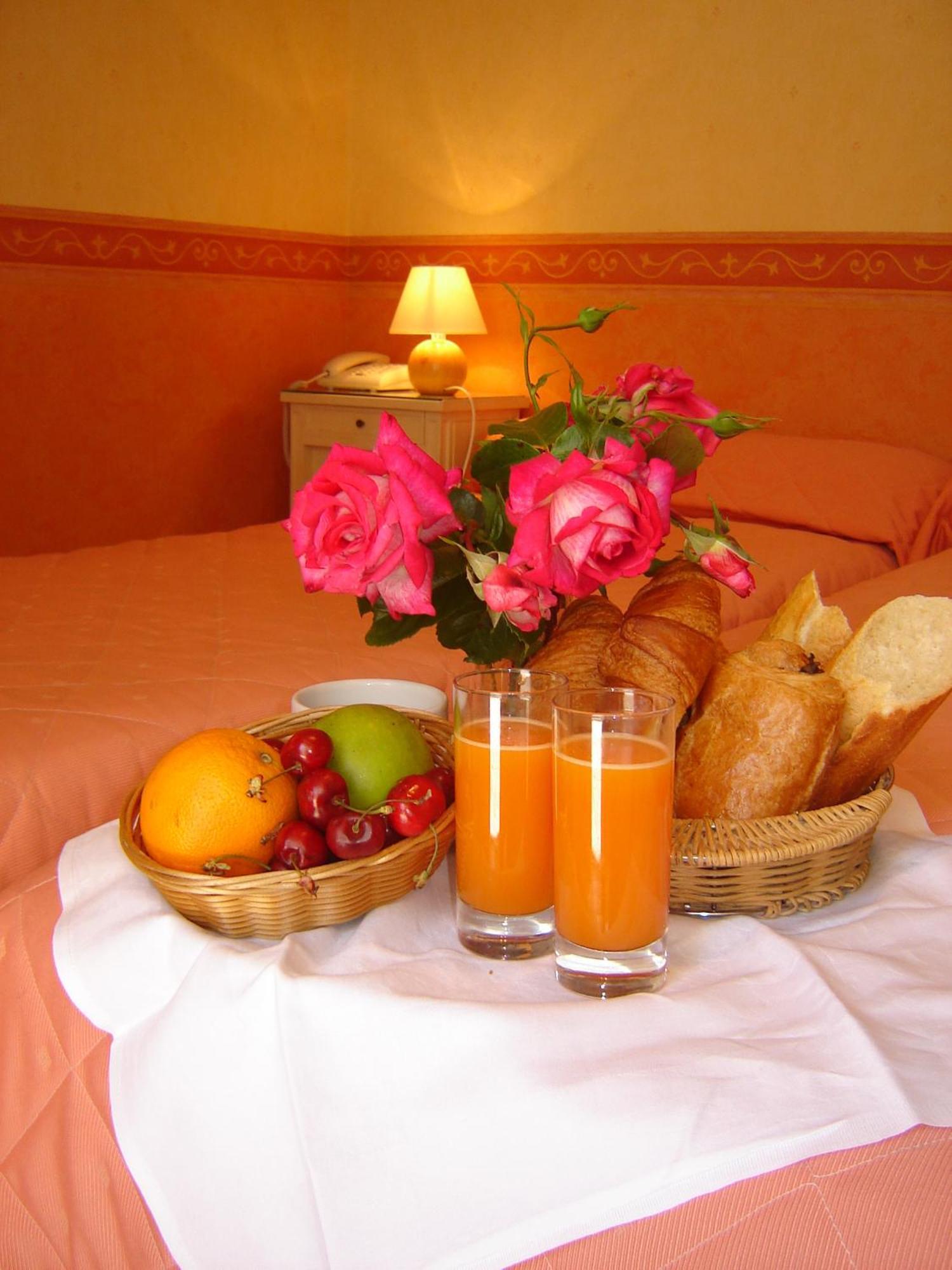The Originals City, Hotel Le Cheval Rouge, Tours Ouest Вілландрі Екстер'єр фото